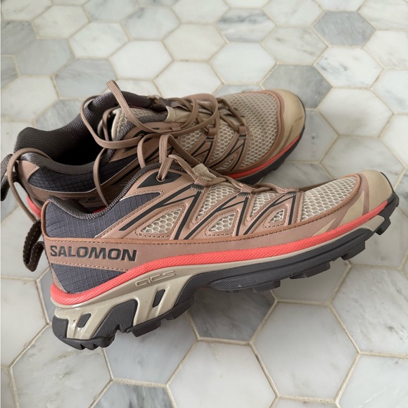 Like new! Salomon XT-6 Gender Inclusive Sneaker - women’s size 9.5 - Picture 1 of 6